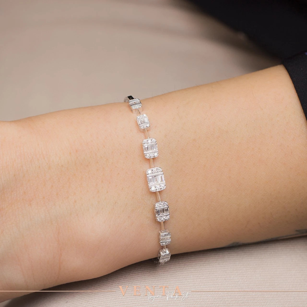 0,53 Karat Baget Pırlanta Bileklik "Sadem"