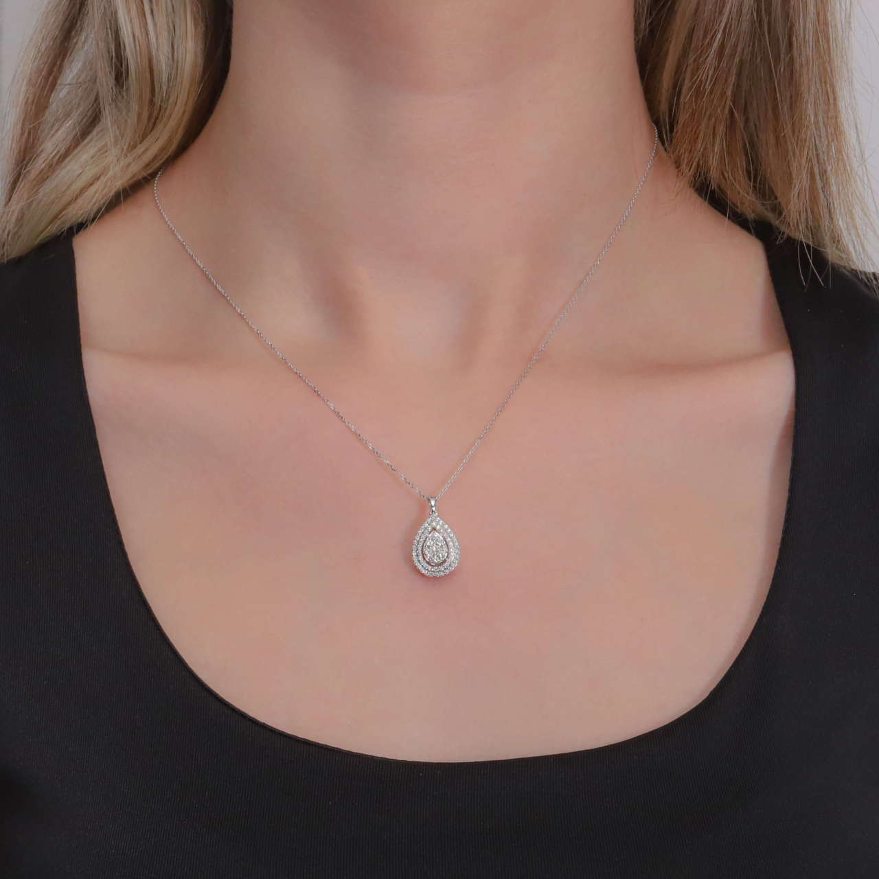 0,39 Karat Coronet Pırlanta Kolye