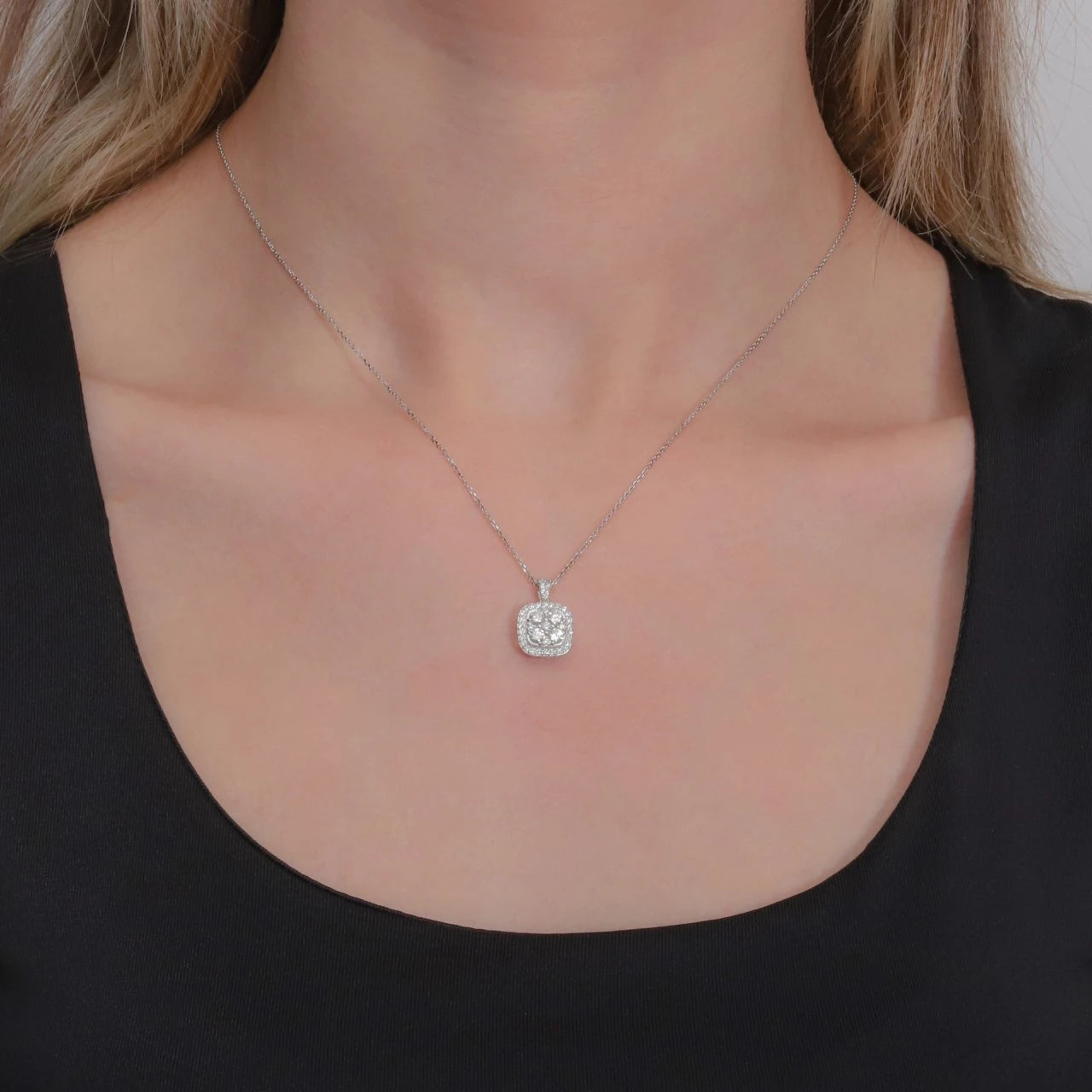 0,57 Karat Coronet Pırlanta Kolye