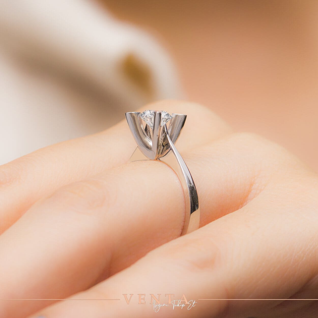 HRD Sertifikalı 0,50 Karat Tektaş Pırlanta Yüzük "Badem"