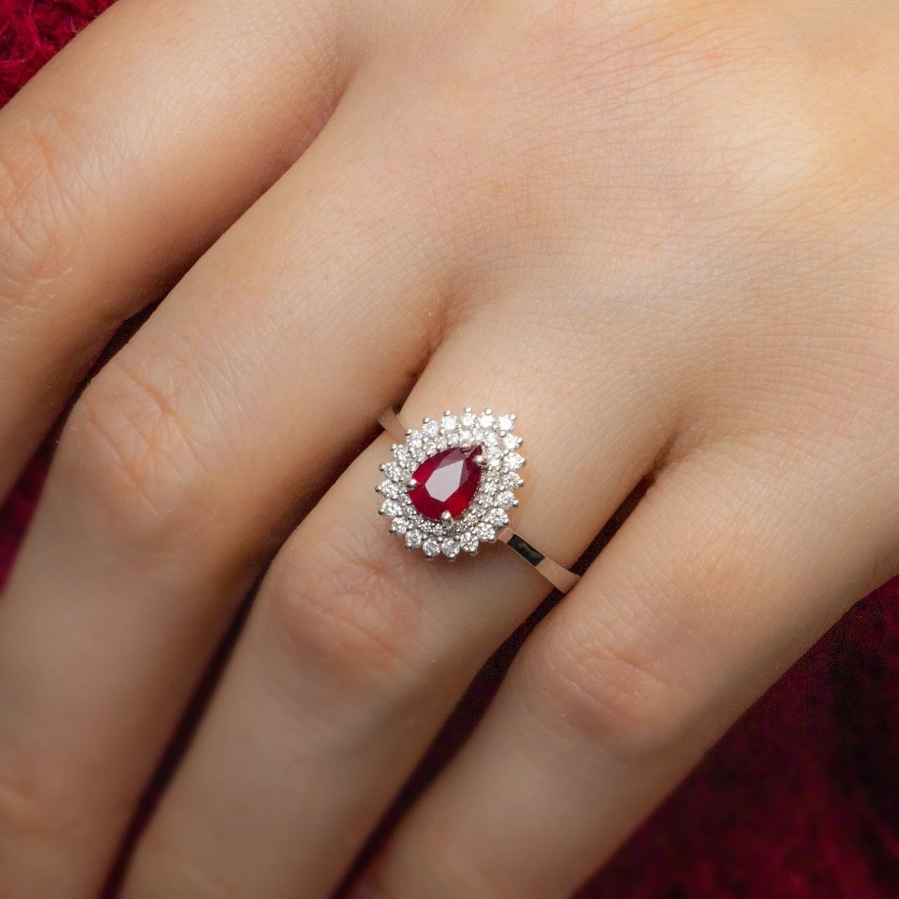 1,20 Karat Pırlantalı Yakut Yüzük