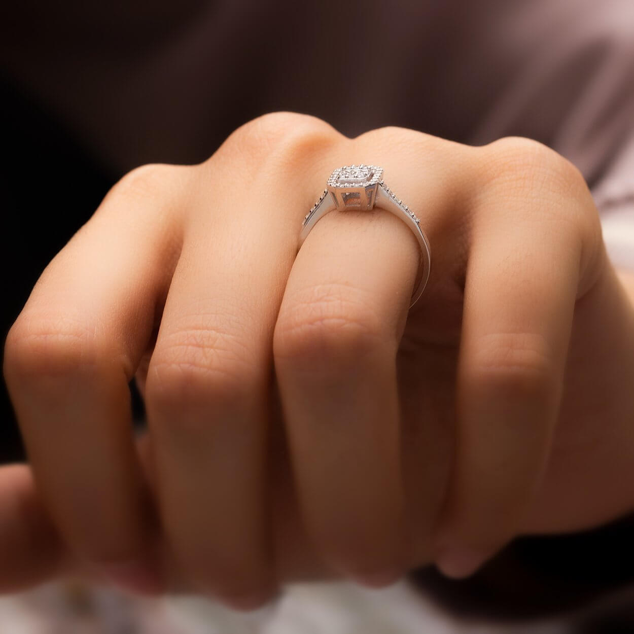 0,30 Karat Baget Pırlantalı Yüzük "Efza"