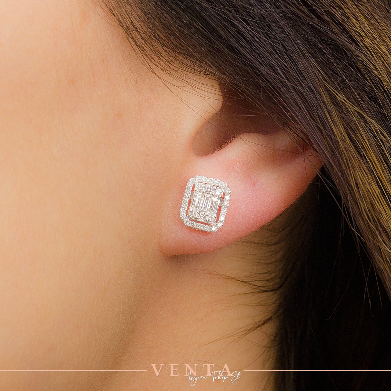 0,80 Karat Baget Pırlanta Küpe "İLMA"