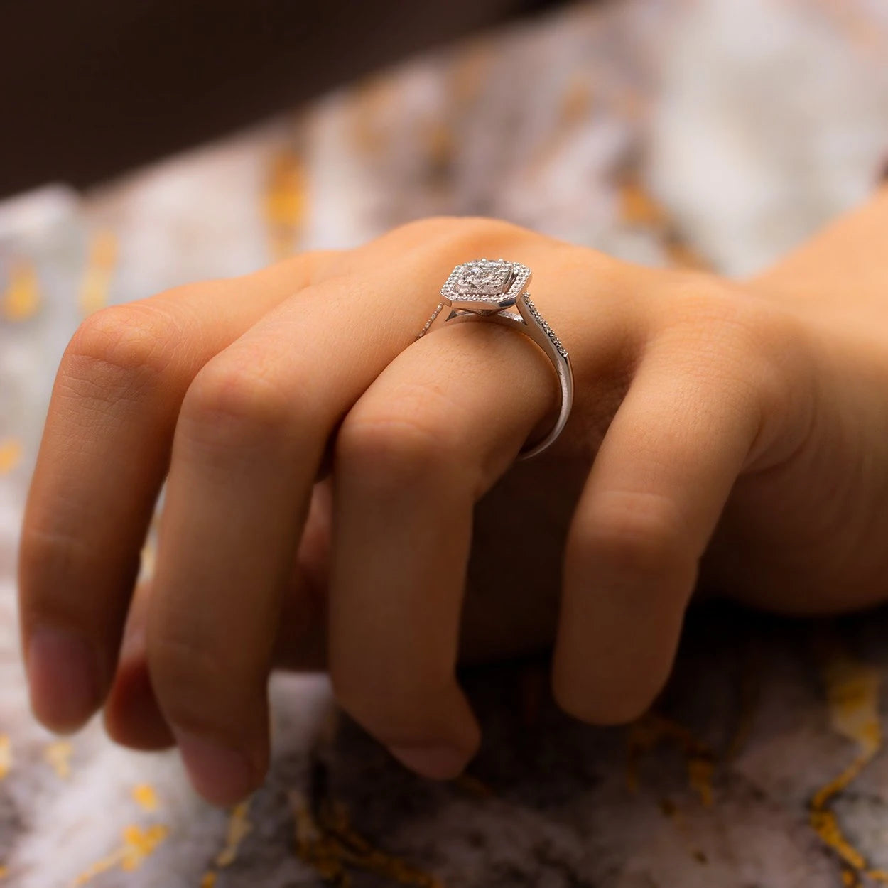 0,67 Karat Baget Pırlanta Yüzük "Feris"