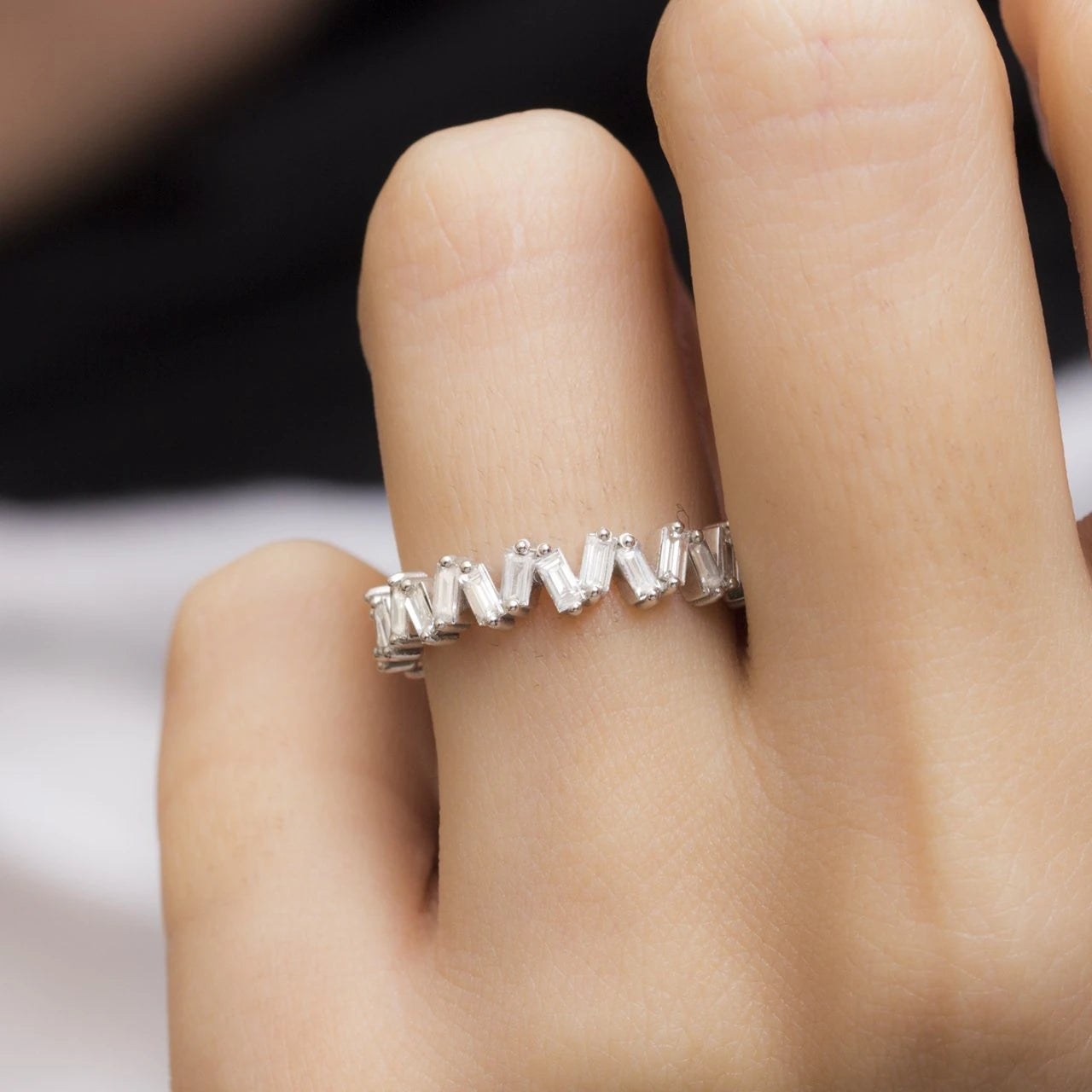 0,88 Karat Baget Pırlanta Yüzük "Mon Cherry"