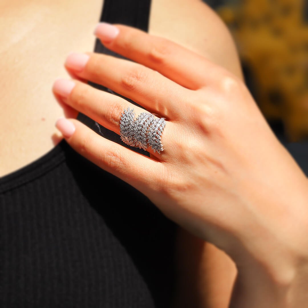 1,58 Karat Tasarım Baget Pırlanta Yüzük