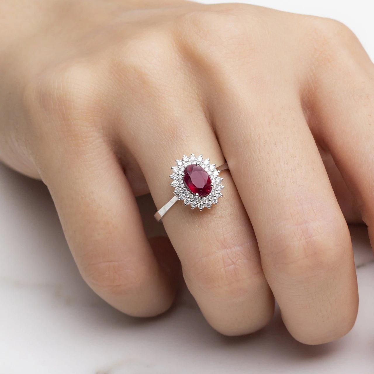 1,50 Karat Pırlantalı Yakut Yüzük