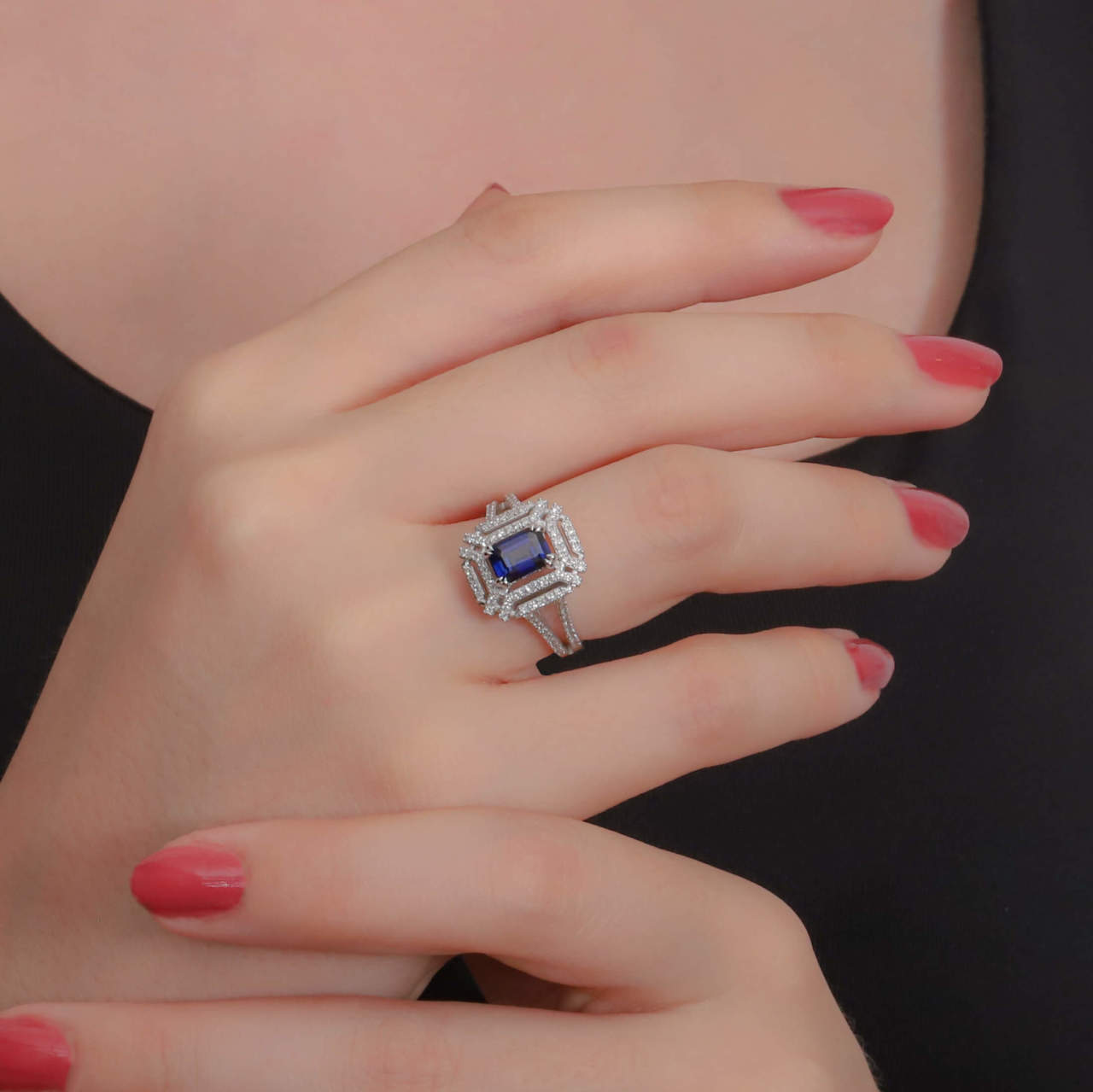 1,69 Karat Pırlantalı Safir Yüzük