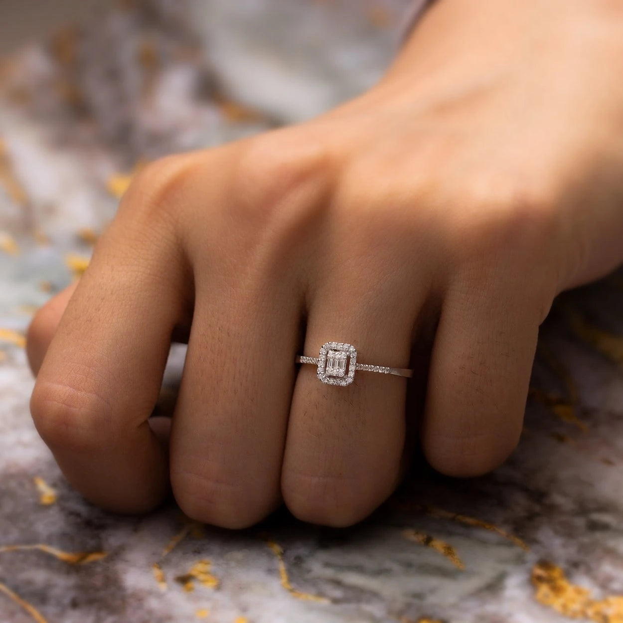 0,20 Karat Baget Pırlanta Yüzük "Efza"