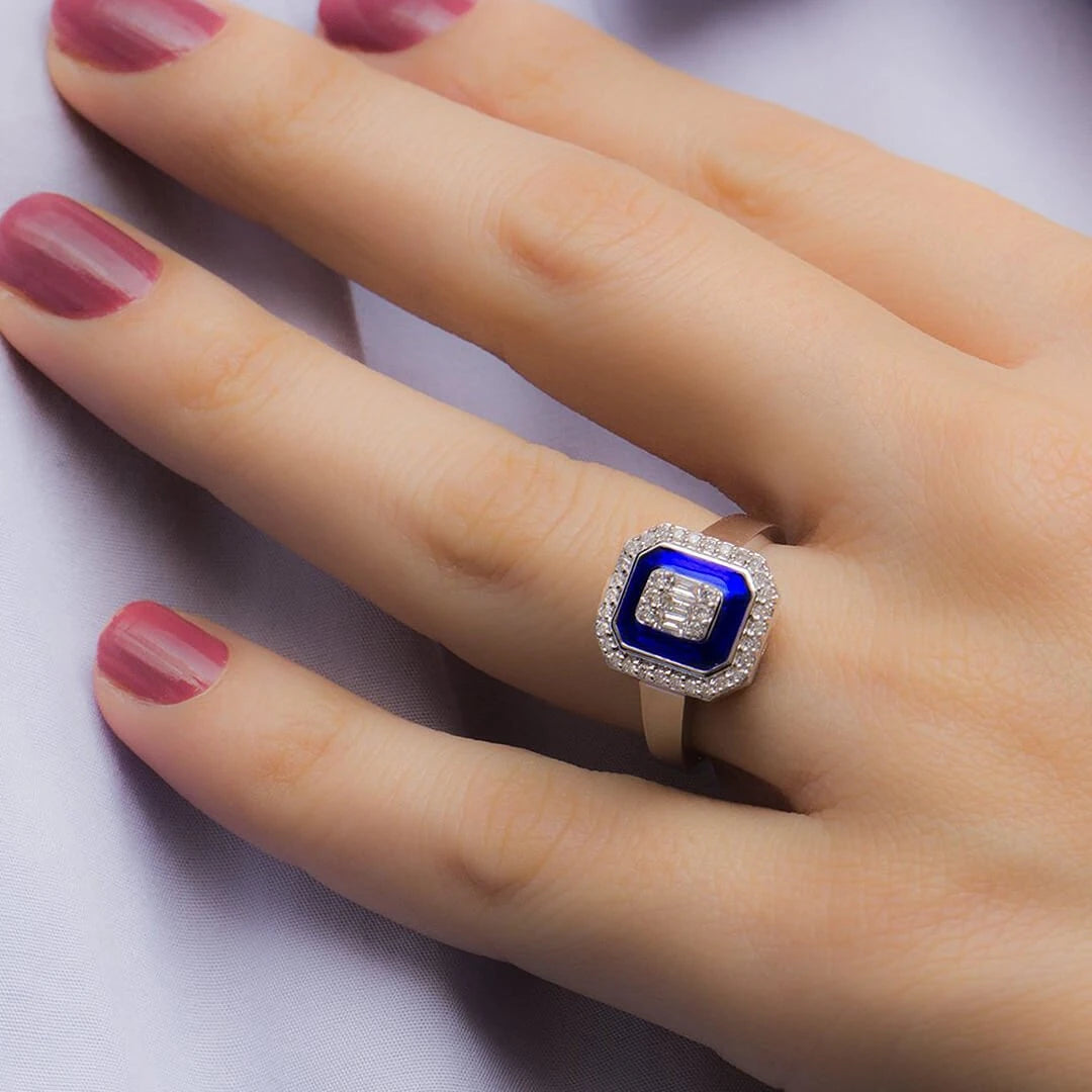 0,38 Karat Mineli Baget Pırlanta Yüzük