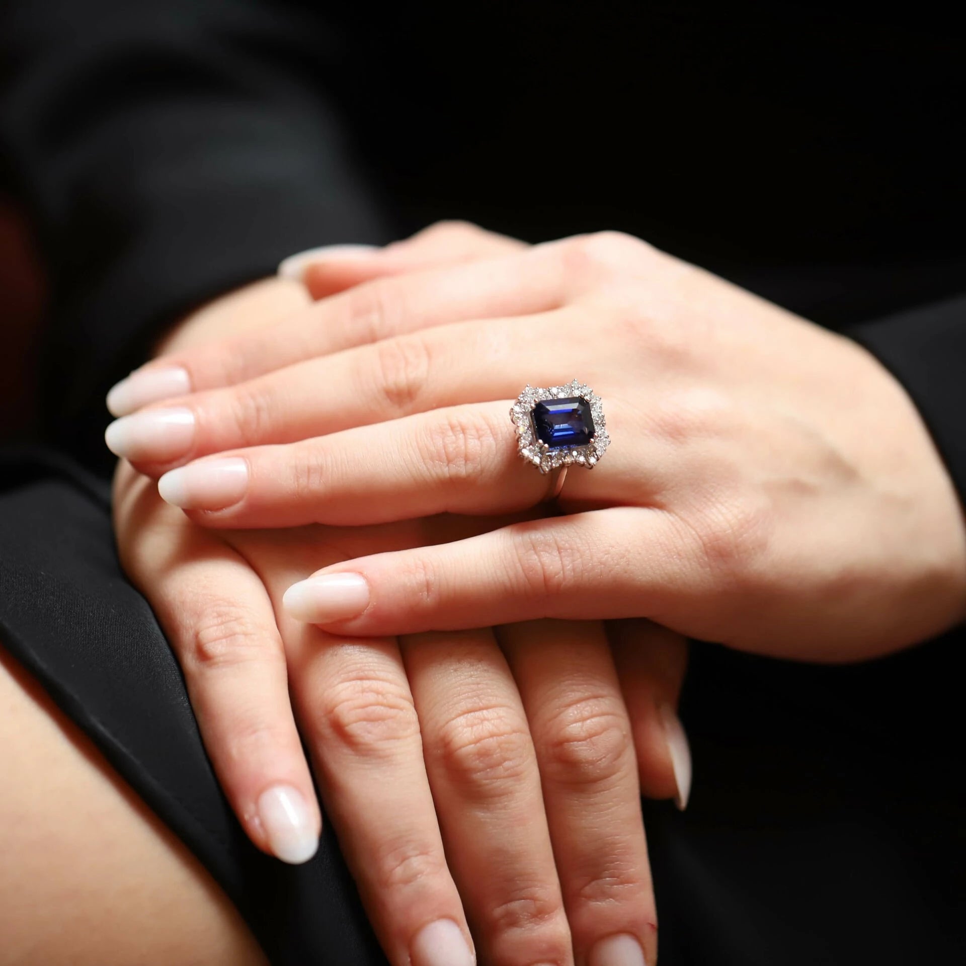 3,64 Karat Pırlantalı Safir Yüzük