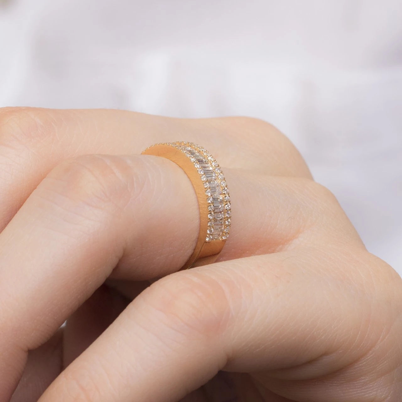 0,89 Karat Baget Yarımtur Pırlanta Yüzük "Zühur"