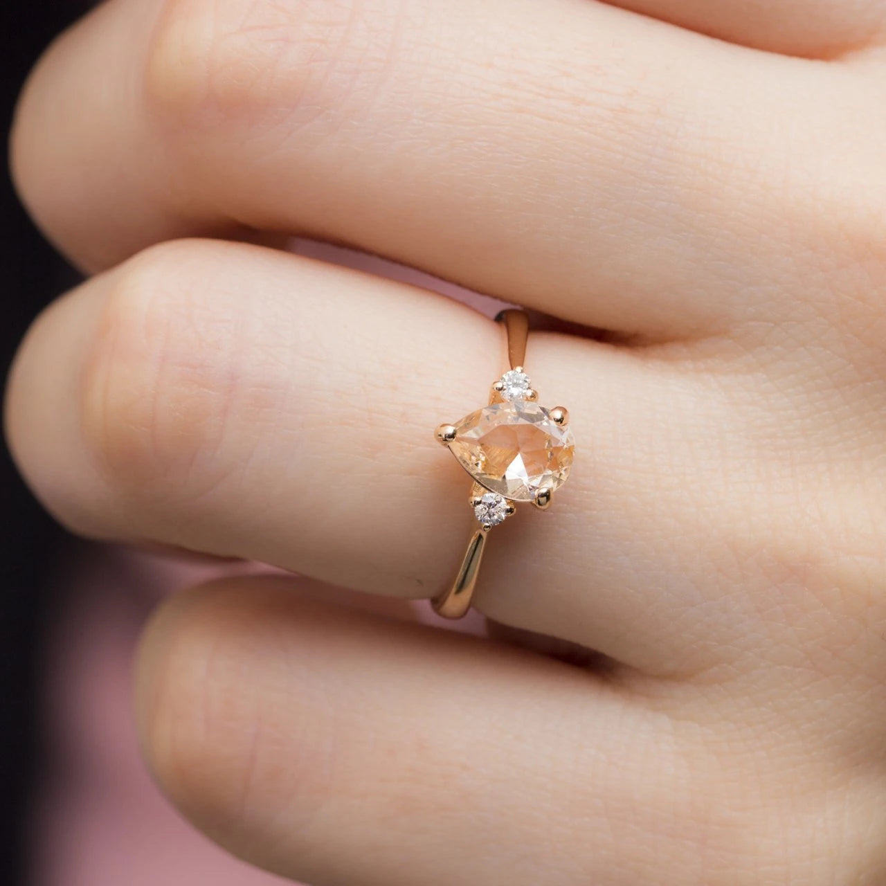 1,08 Karat Pırlantalı Morganit Yüzük "Nazen"