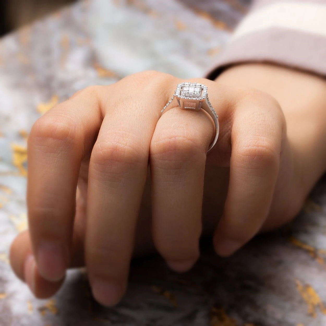 0,50 Karat Baget Pırlanta Yüzük "Efza"