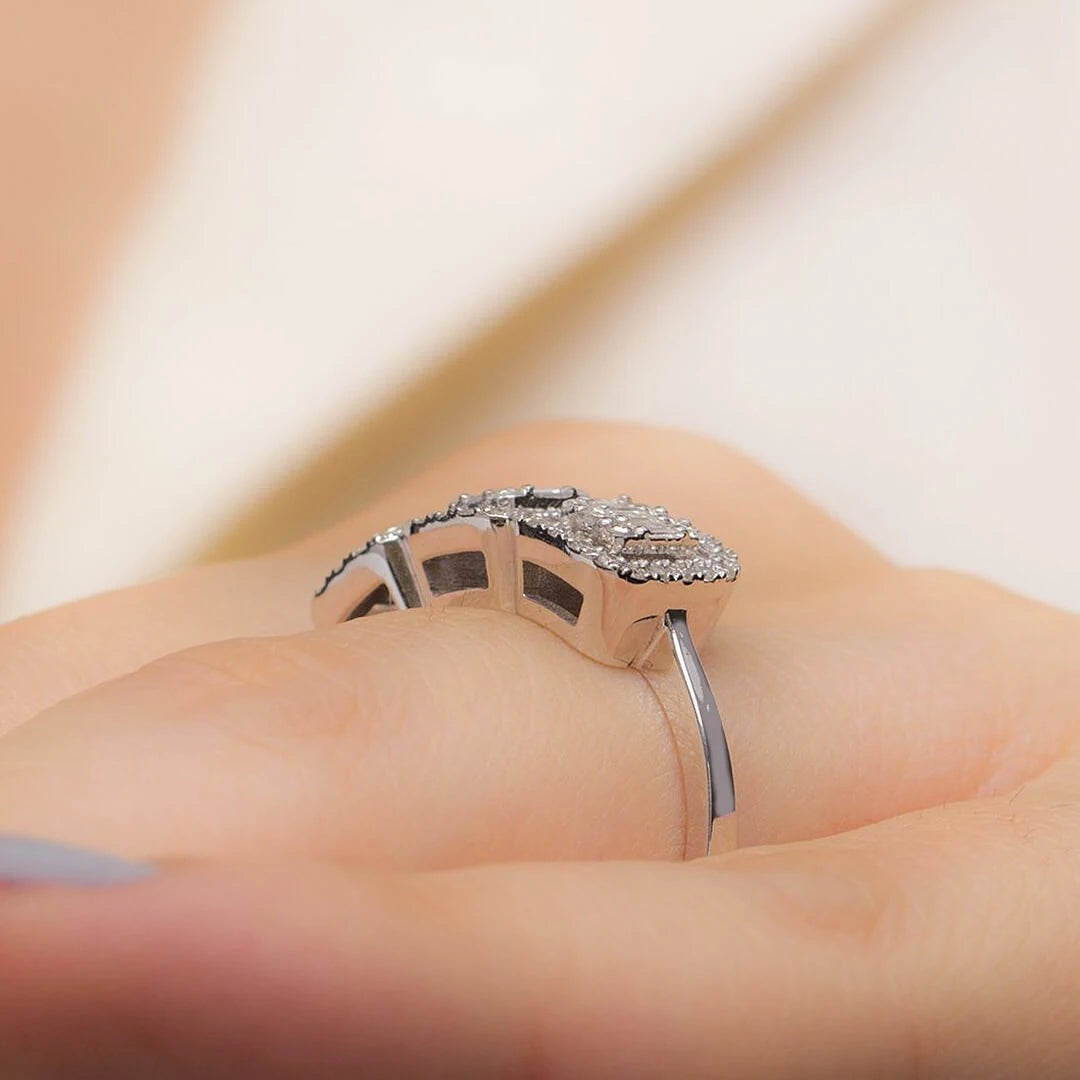 0,64 Karat Baget Pırlanta Yüzük "Füruzan"