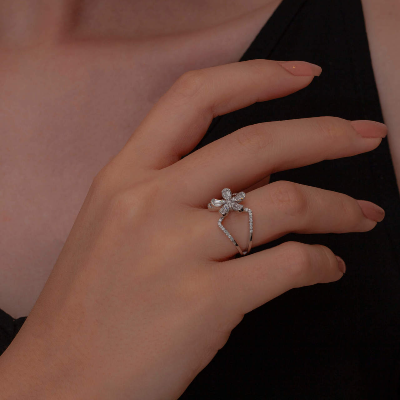 0,50 Karat Tasarım Baget Pırlanta Yüzük "Ilım"