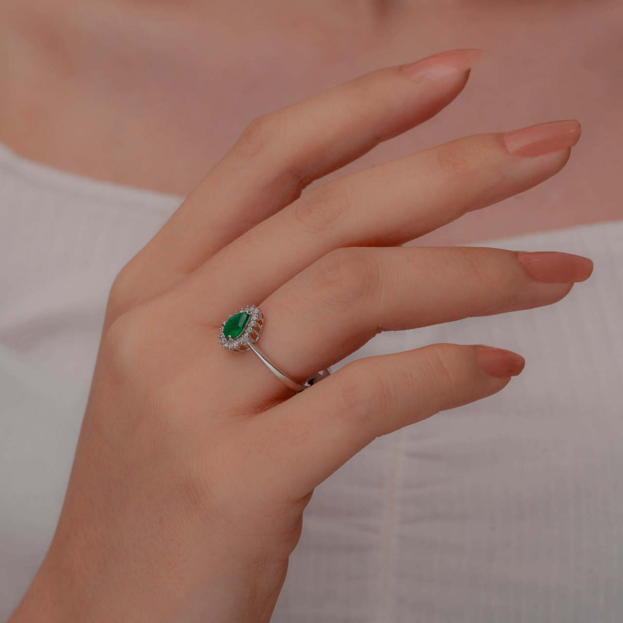 0,36 Karat Zümrüt Damla Yüzük