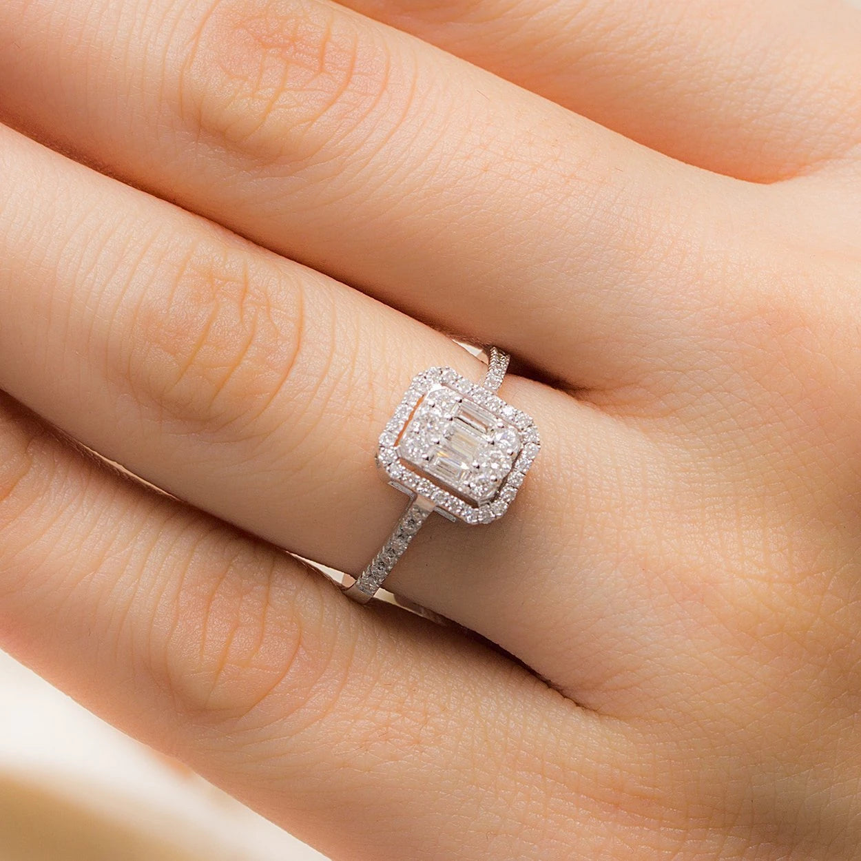 0,60 Karat Baget Pırlanta Yüzük "Efza"