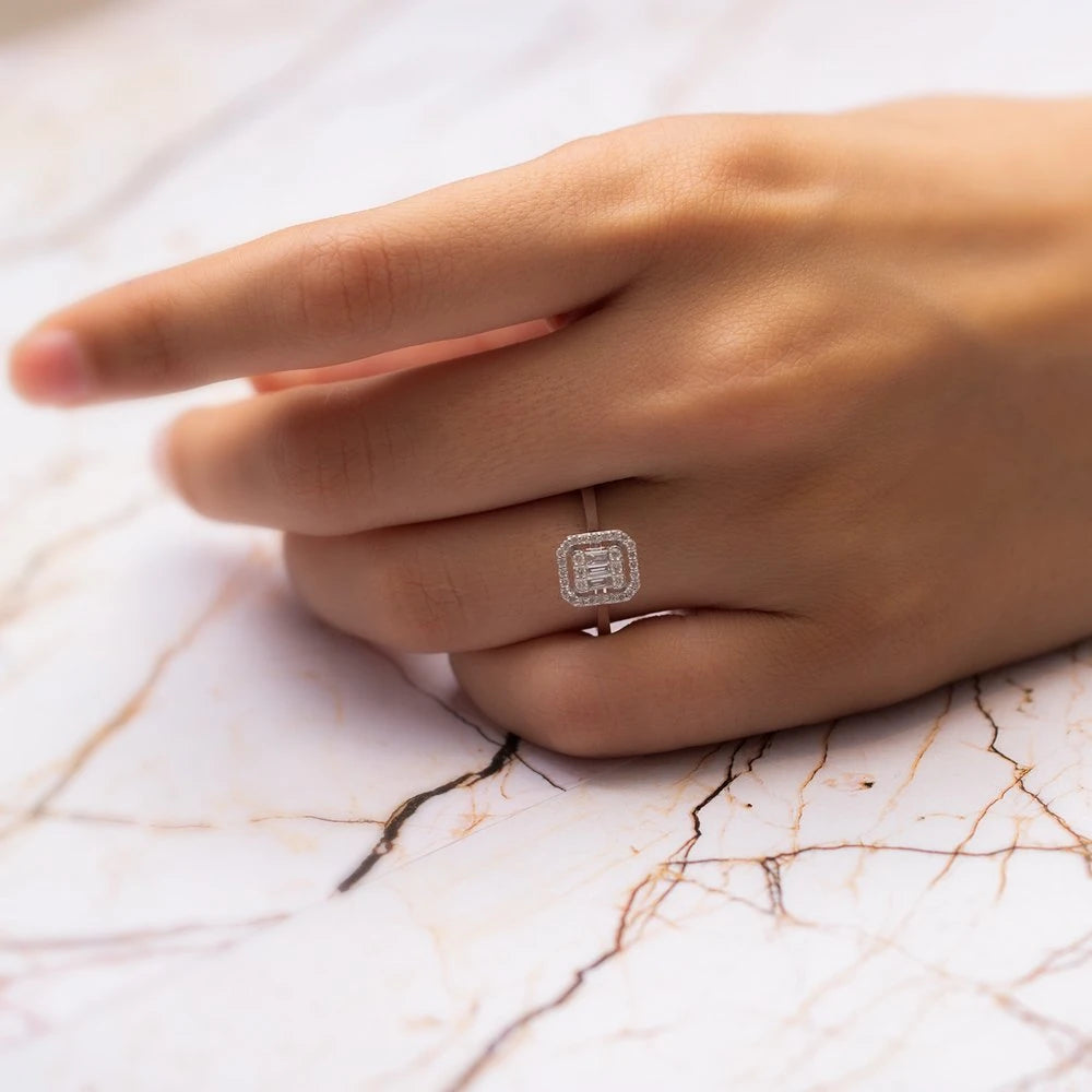 0,43 Karat Baget Pırlanta Yüzük "Mahru"