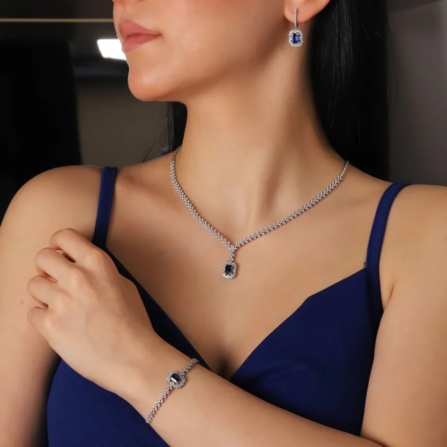 3,23 Karat Pırlantalı Safir Küpe