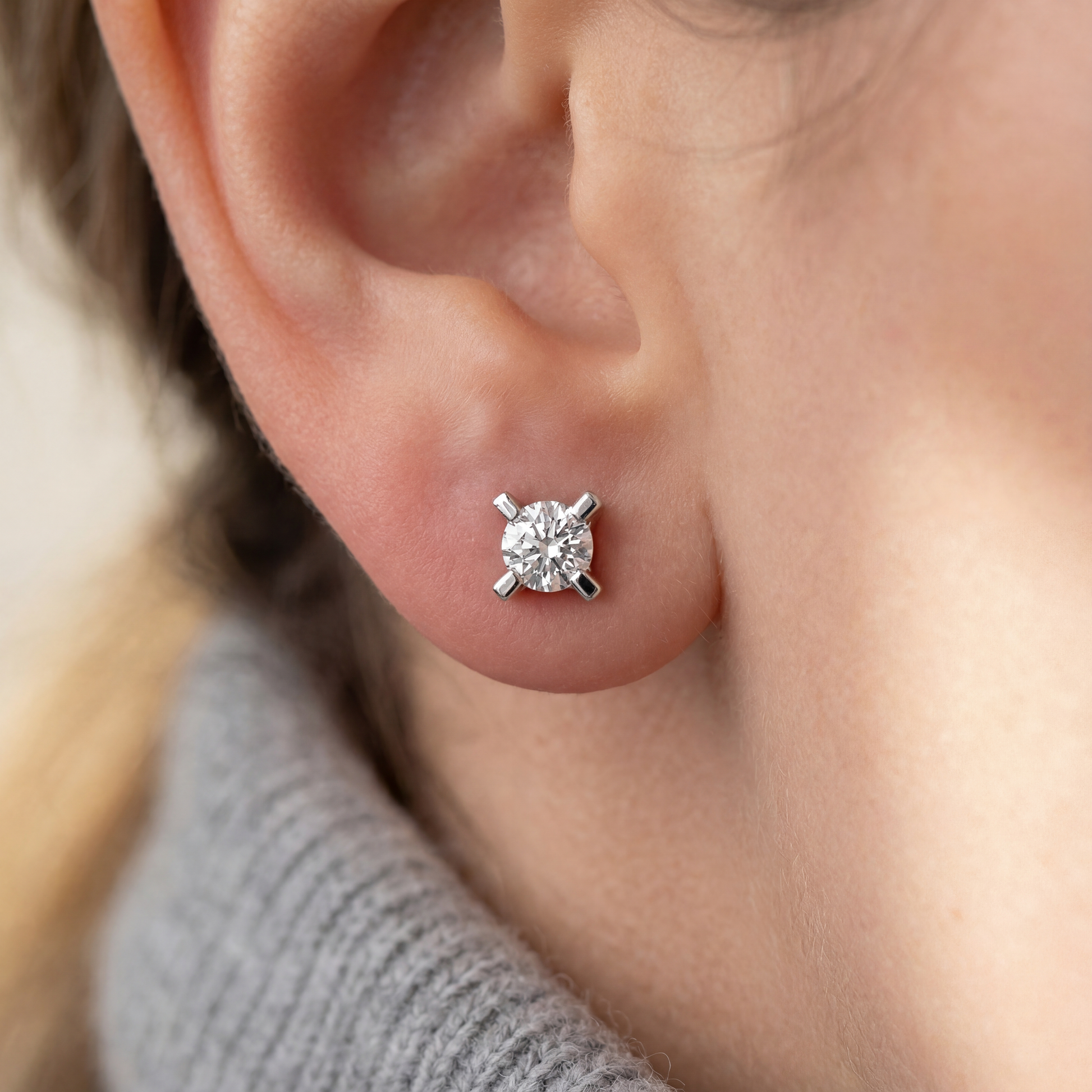 0,60 Karat Tektaş Pırlanta Küpe