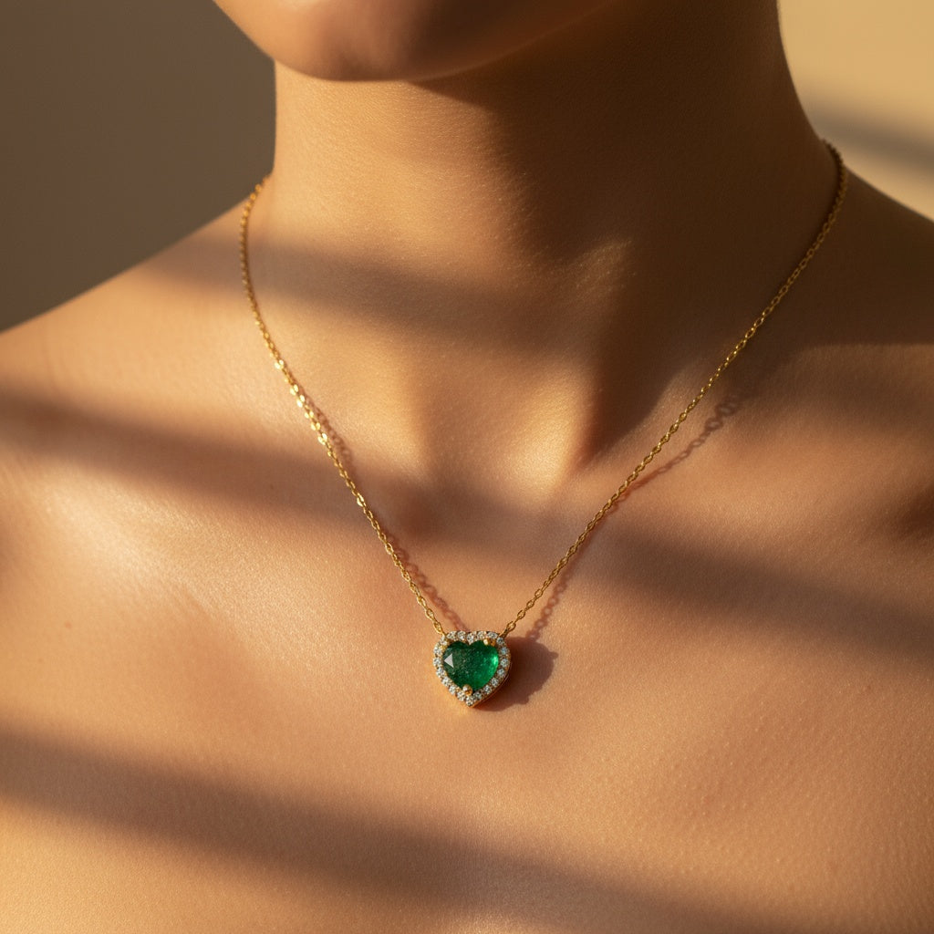 0,45 Karat Pırlantalı Zümrüt Kolye