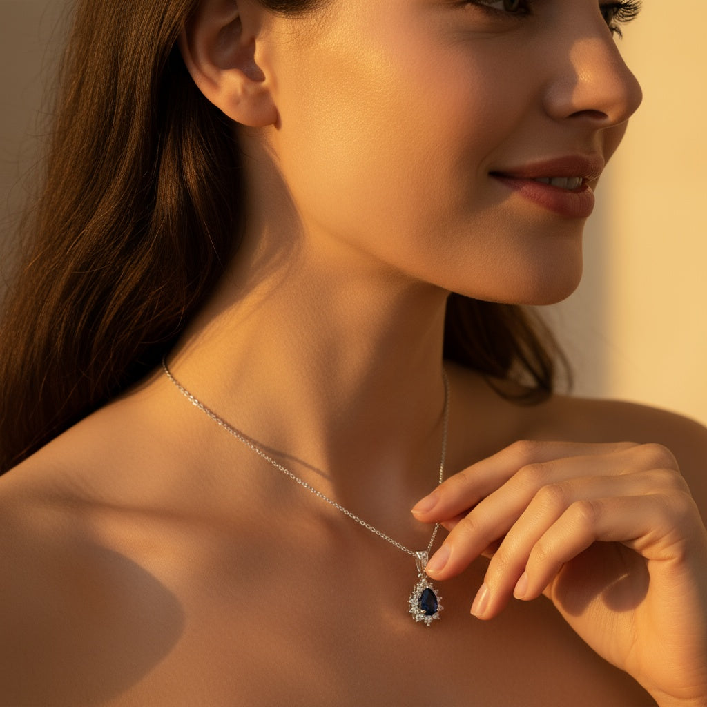 0,39 Karat Pırlantalı Safir Kolye