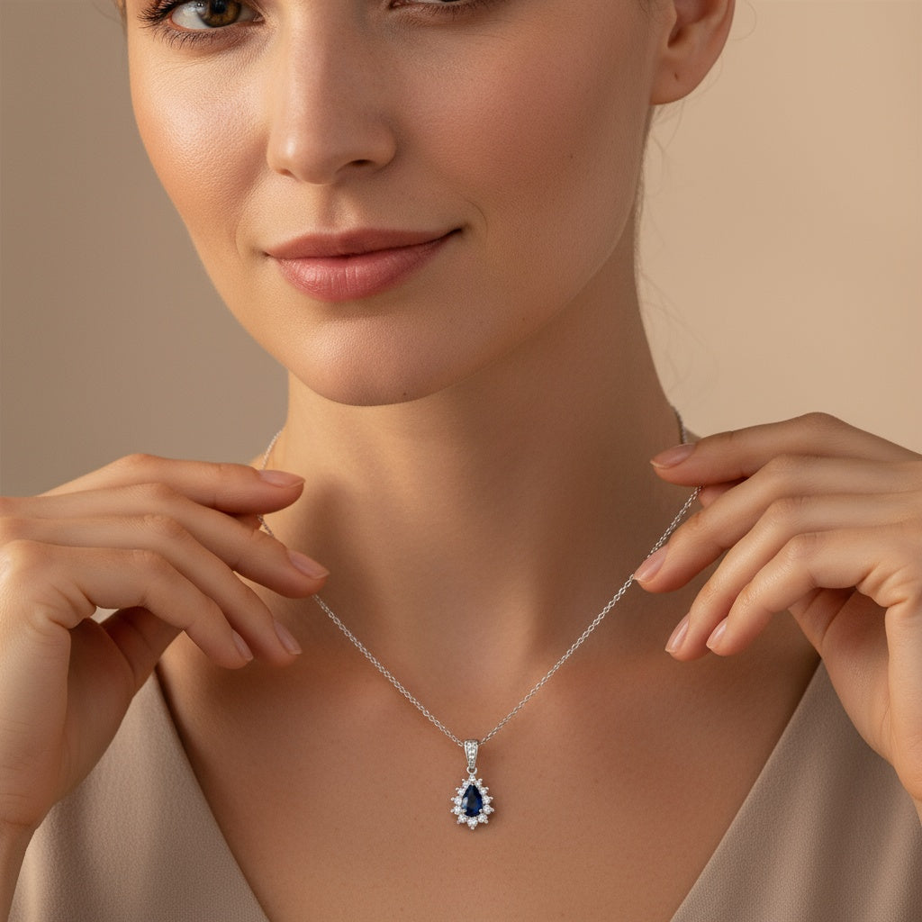 0,39 Karat Pırlantalı Safir Kolye