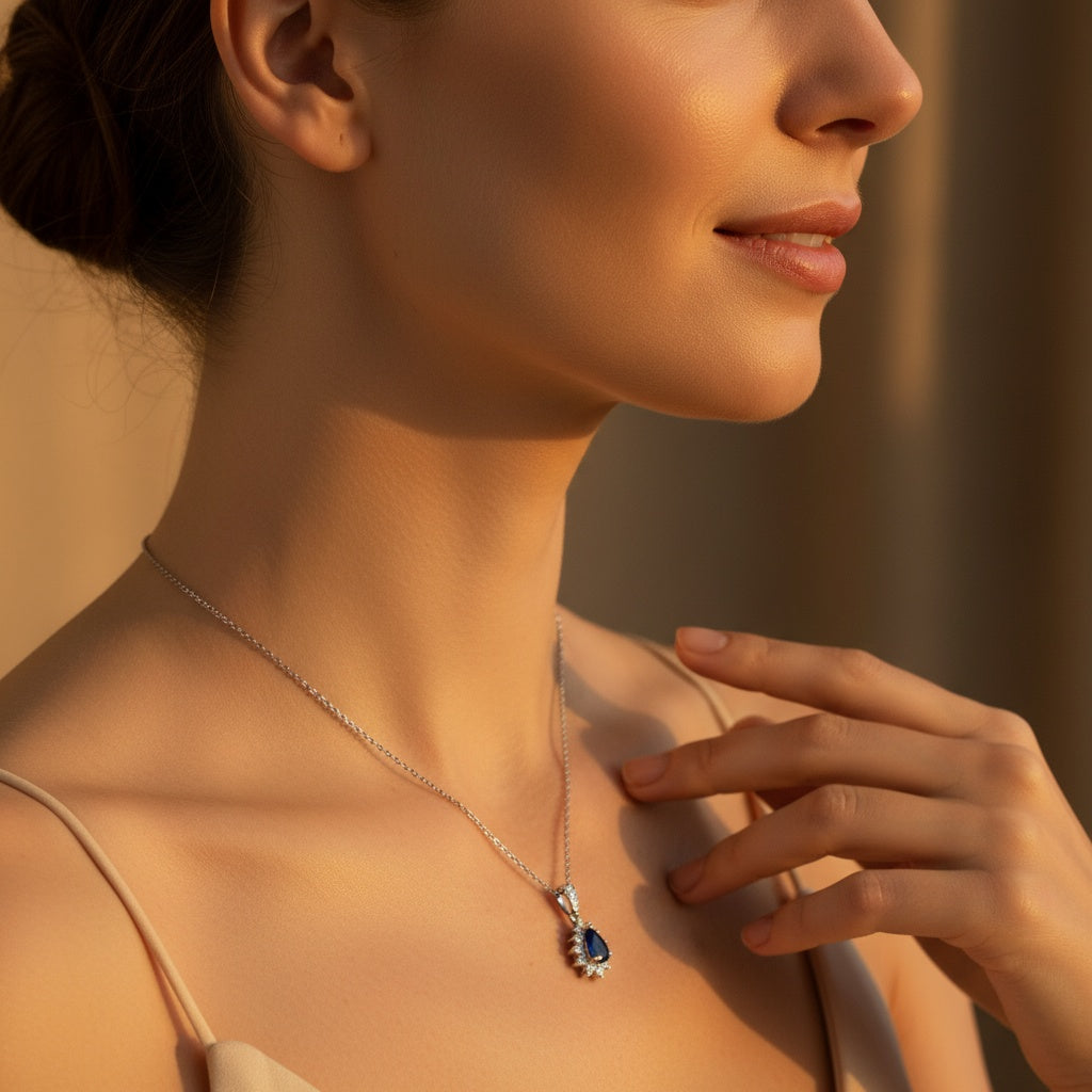 0,39 Karat Pırlantalı Safir Kolye