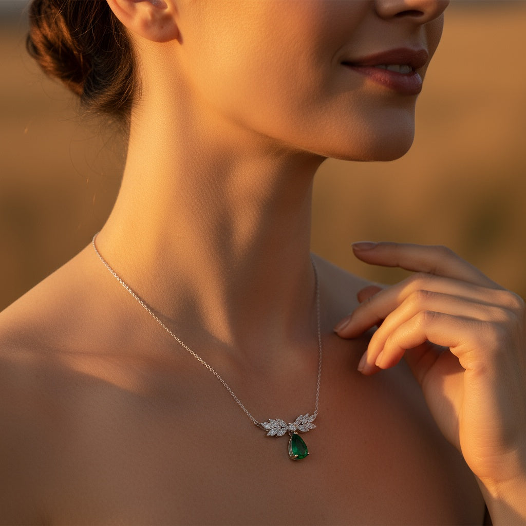 0,77 Karat Pırlantalı Zümrüt Kolye