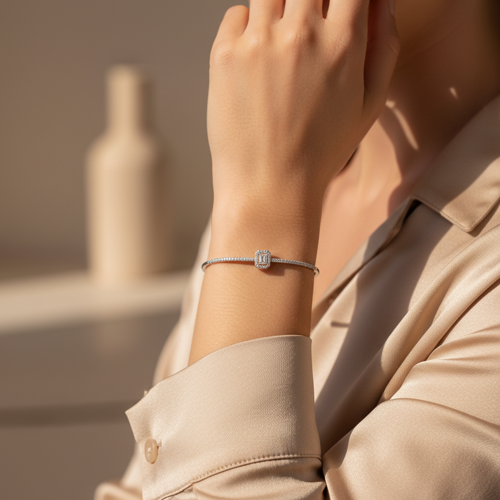 0,26 Karat Baget Pırlantalı Bileklik "Lavinia"