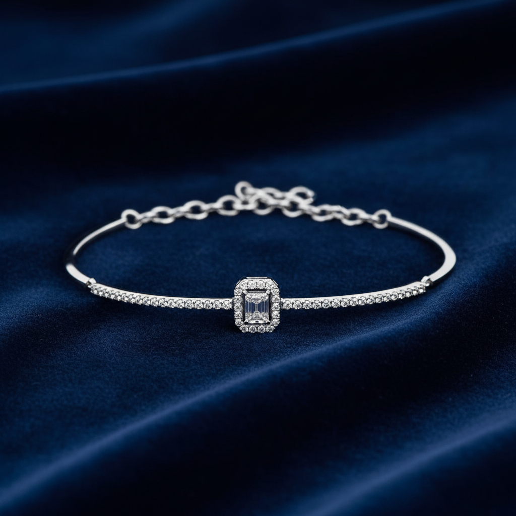 0,26 Karat Baget Pırlantalı Bileklik "Lavinia"