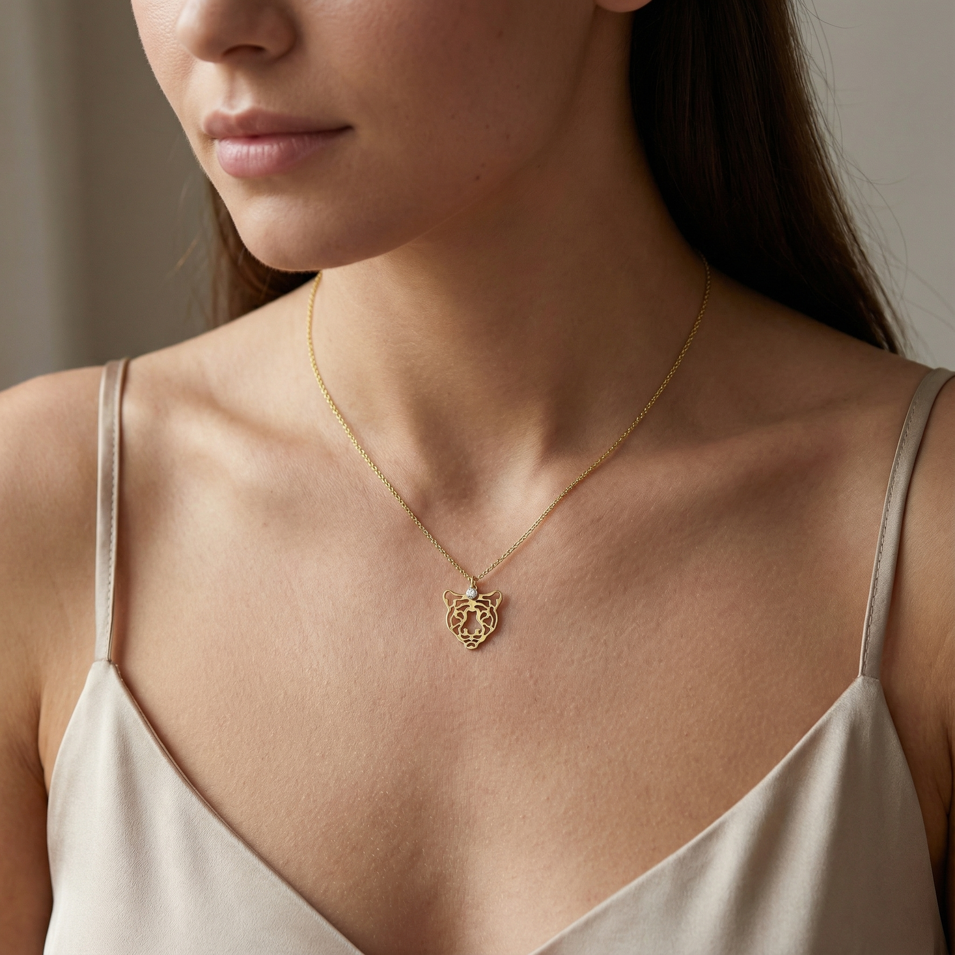 0,02 Karat Pırlantalı Kolye "Kaplan"