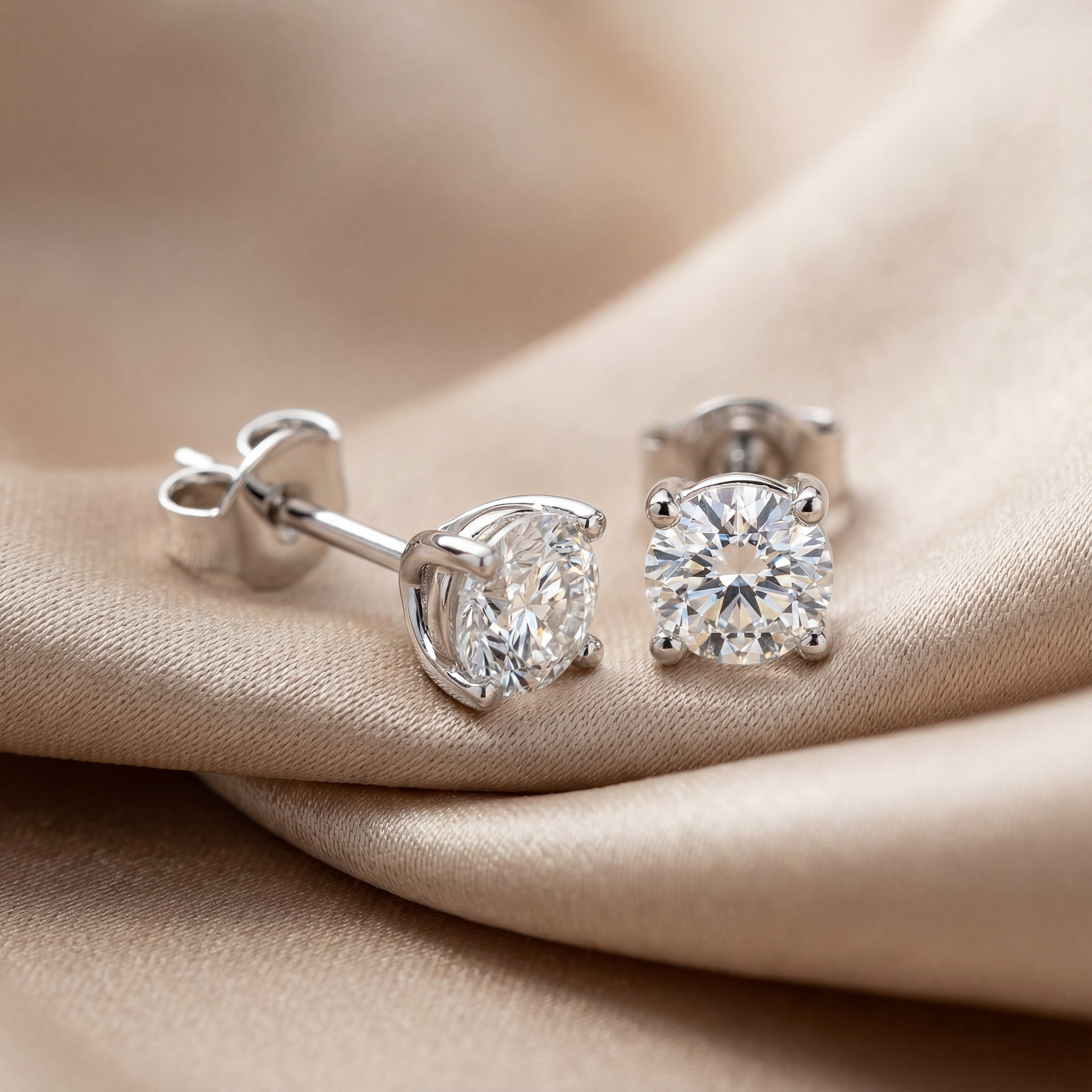 0,64 Karat Tektaş Pırlanta Küpe