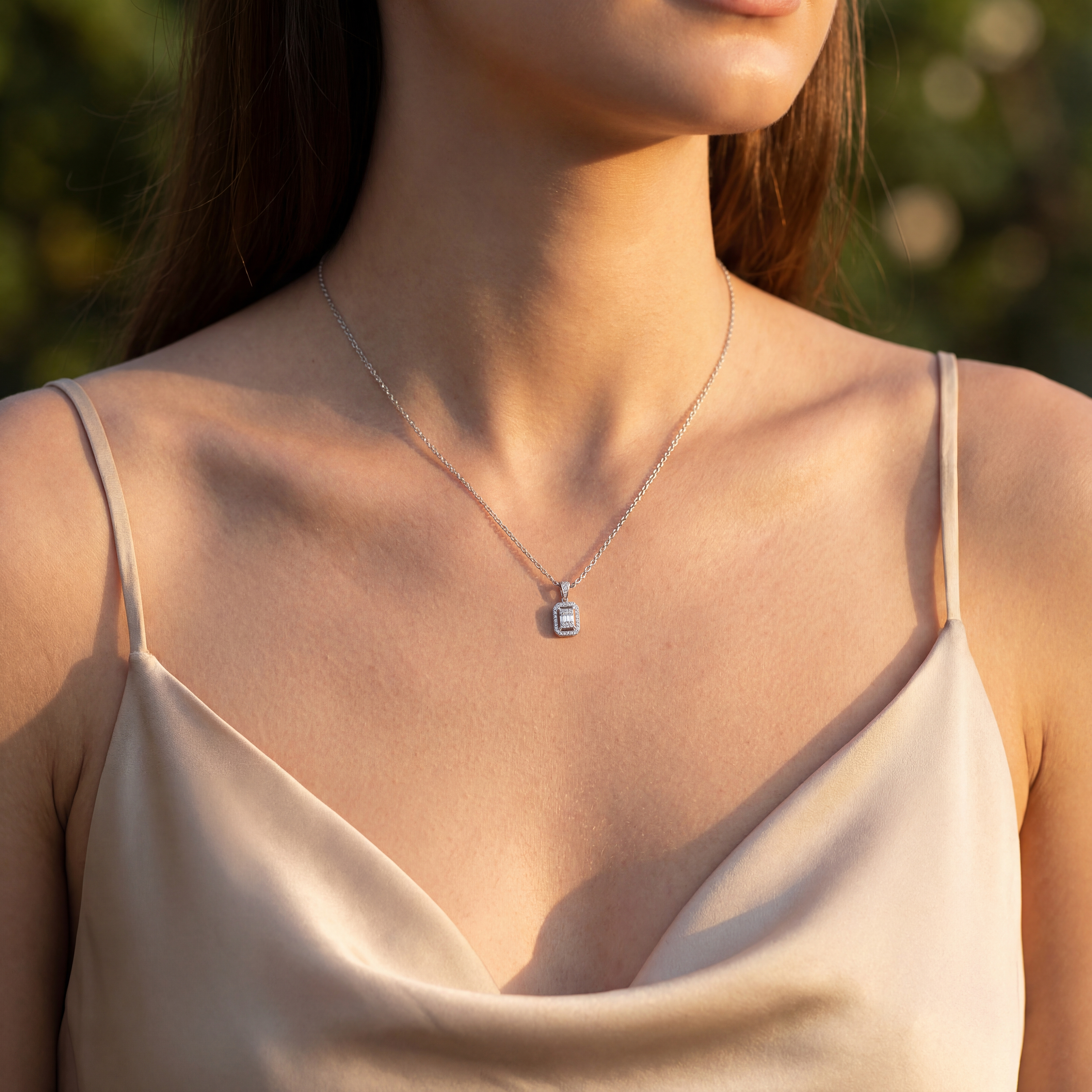 0,14 Karat Baget Pırlanta Kolye "Efza"